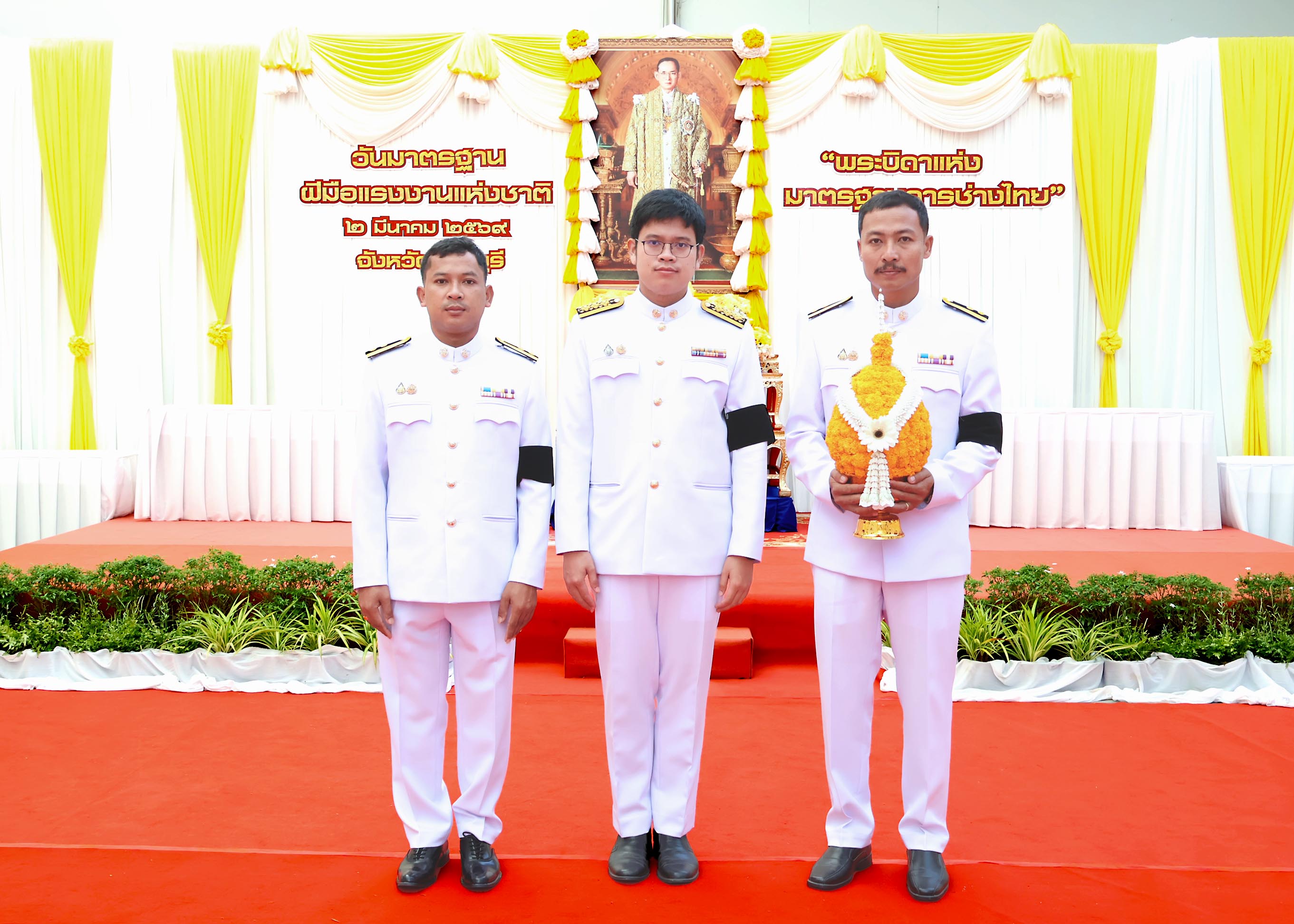 แขวงทางหลวงจันทบุรี เข้าร่วมพิธีถวายราชสักการะ วางพานพุ่มดอกไม้สดถวาย แด่พระบาทสมเด็จพระบรมชนกาธิเบศร มหาภูมิพลอดุยเดชมหาราช